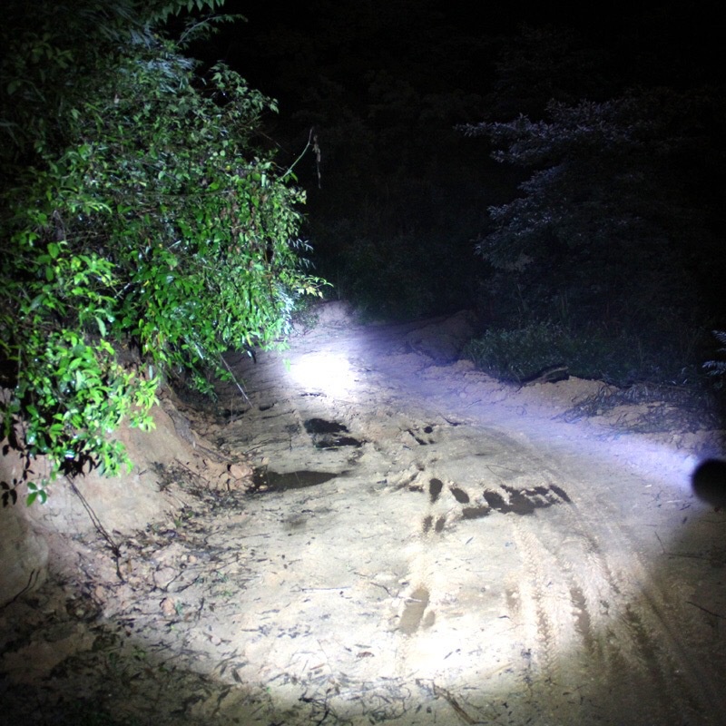 Đèn pin siêu sáng , bộ đèn XML - T6 không thấm nước vỏ hợp kim nhôm