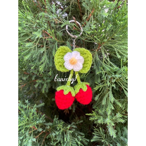 Móc Khoá Cherry Dâu Tây Bằng Len Handmade