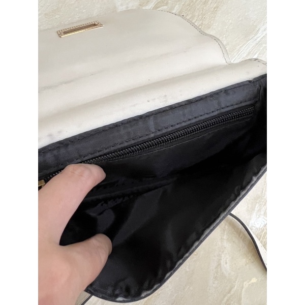 Túi 2 hand màu trắng đeo chéo