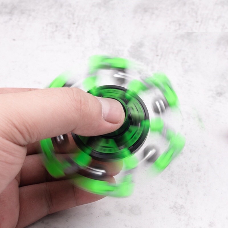 Con Quay Đồ Chơi Spinner Robot Biến Hình Thông Minh Cho Bé.