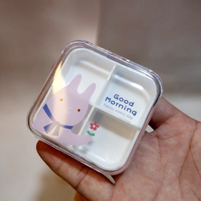 Hộp đựng thuốc 4 ngăn hình thú bằng nhựa 6,5 x 6,5 cm