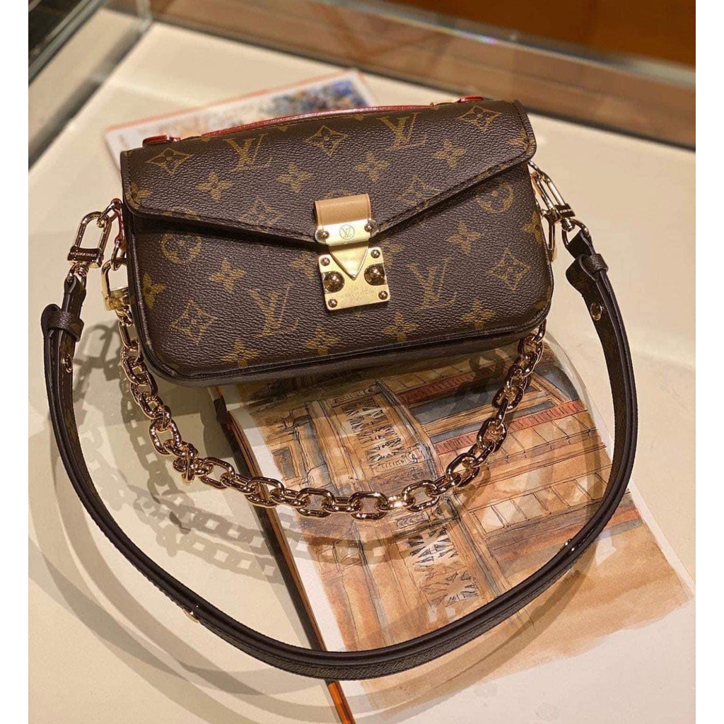 Túi quai xách WM266-20 METTIS DÁNG NGANG fullbox nam châm nguyên seal 2 lớp kích thước:20cm bản 2 quai xinh xỉu