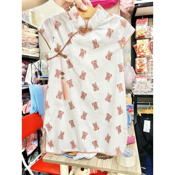 váy sườn xám truyền thống hình gấu cho bé gái diện lễ tết 2023 bé từ 10kg đến 28kg( 1 tuổi đến 10 tuổi)