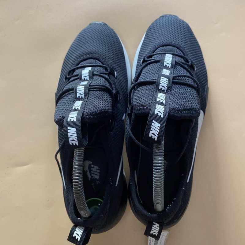 Giày chính hãng đã qua sử dụng