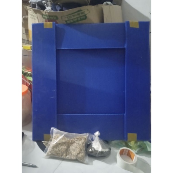 Khay nhựa gà chọi gà tre gà đòn