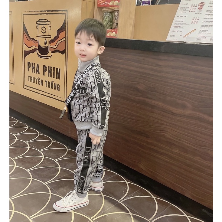 Bộ quần áo đi ò kèm túi cho bé trai