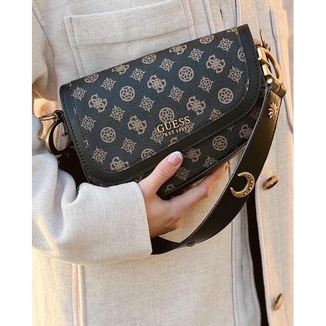 TÚI XÁCH GUESS KẸP NÁCH YÊN NGỰA