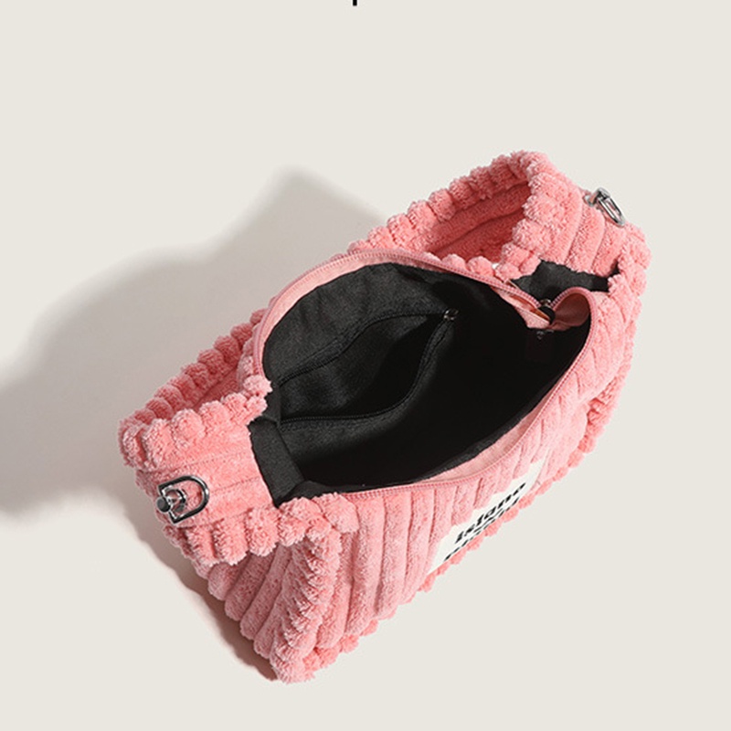 Túi Đeo Chéo Dây Xích Bằng Vải Nhung In Chữ Cái Màu Hồng Dành Cho Bạn Nữ