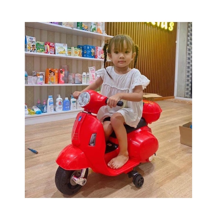 Xe Máy Điện Vespa Q-518 Cho Bé Sử Dụng Chân Ga