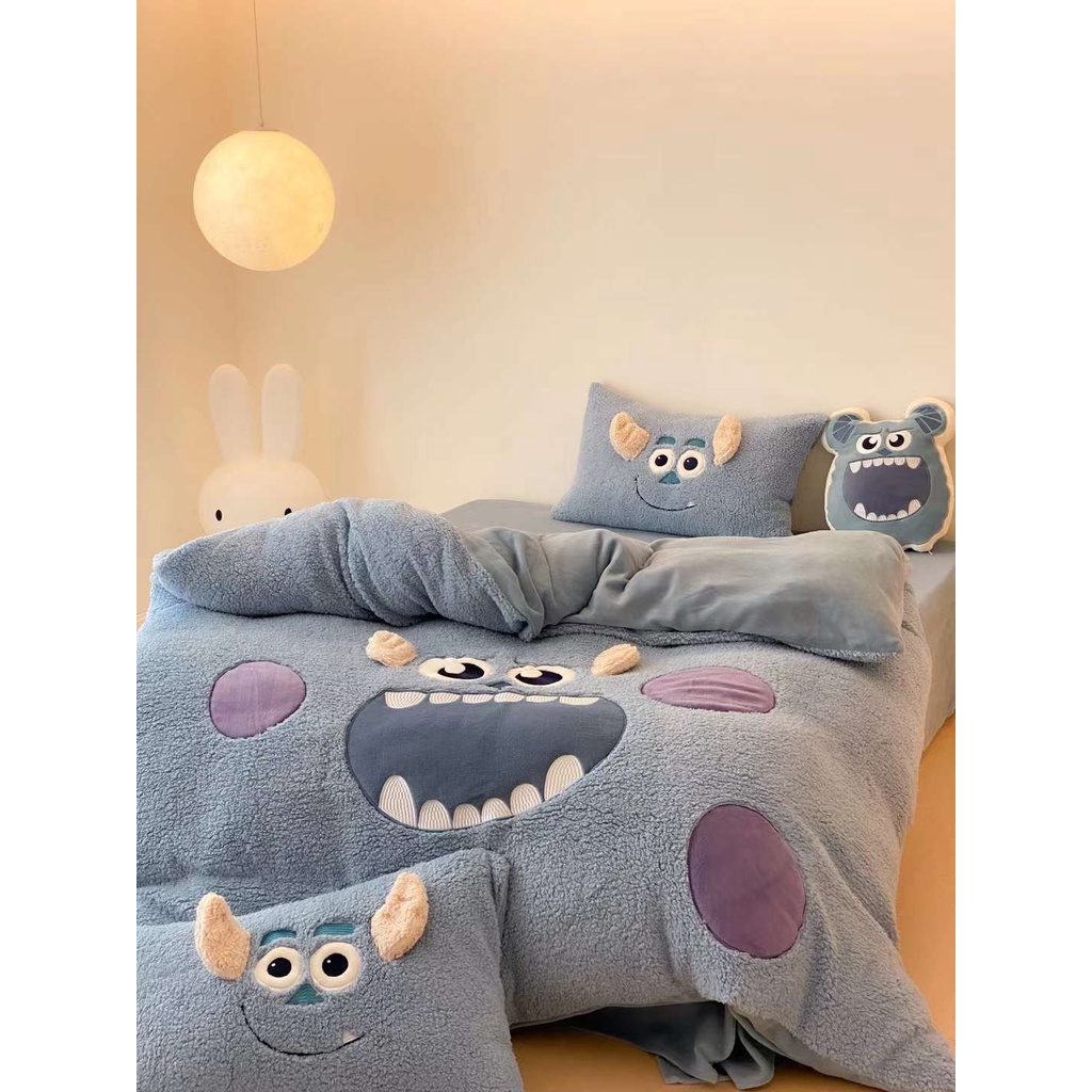 Bộ chăn ga và vỏ gối nỉ lông cừu Disney cao cấp kèm gối trang trí - Mùa Decor