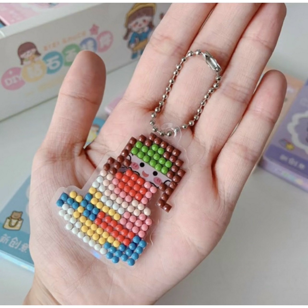 Móc khoá đính đá sticker