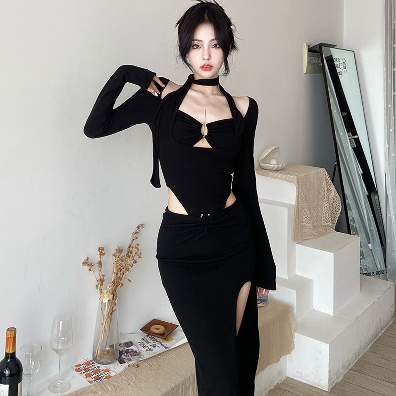 Set trang phục liền thân WEIRD PUSS cổ yếm tay dài xinh xắn quyến rũ dành cho nữ