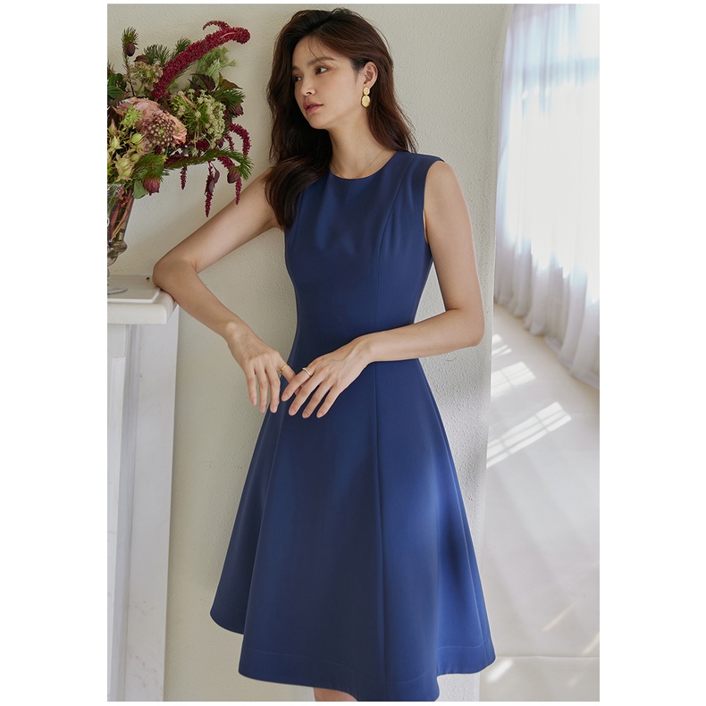 Đầm xoè trơn tối giản cổ tròn sát nách nhẹ nhàng