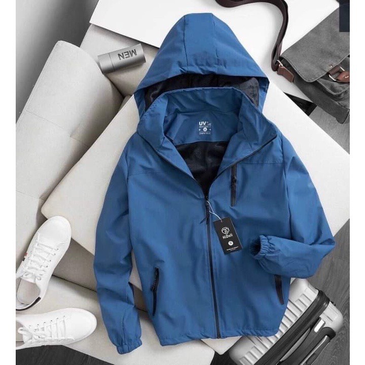 Áo khoác dù Lota thời trang nam nữ nhiều túi, lót lưới bên trong thoáng mát, mũ áo tháo rời tiện lợi.