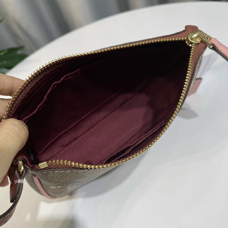 TÚI COACH NOLITA 19 WITH DANCING KITTEN CC418