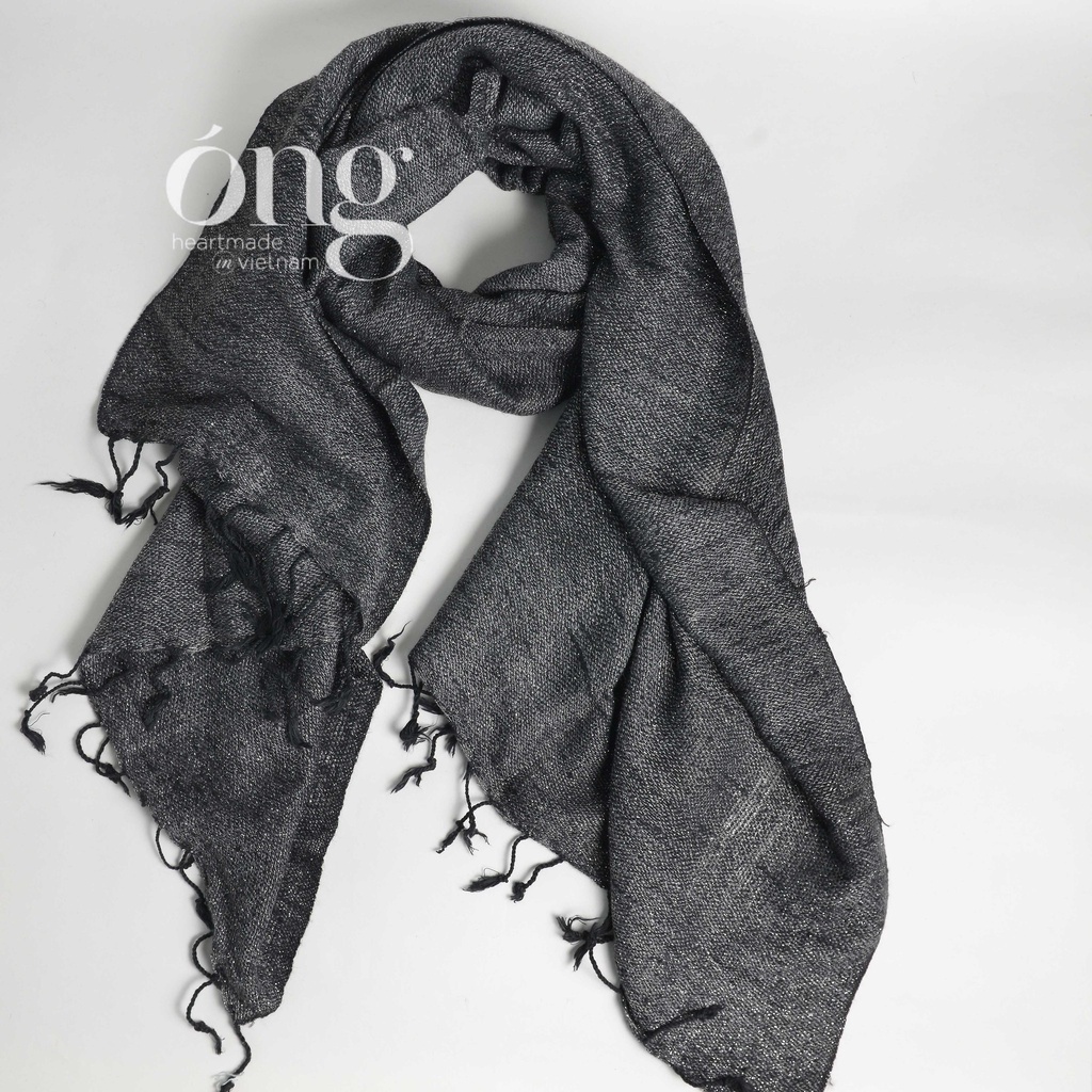 Khăn choàng cổ chất liệu 100% từ sợi tự nhiên của Óng Silk