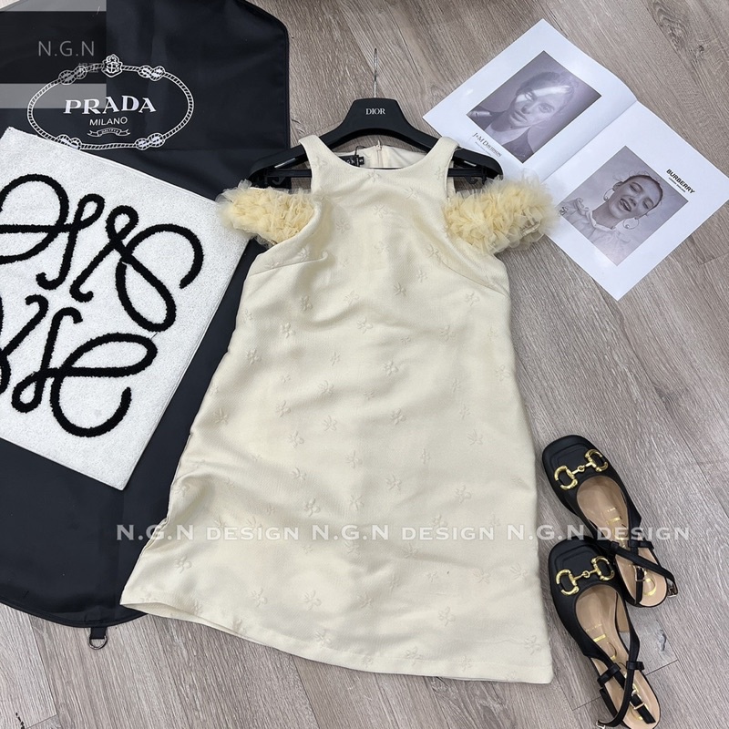 Váy gấm 3D tay lưới bèo