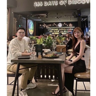 Đầm Đen khoét eo đi tiệc
