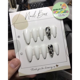 NAIL BOX móng up thủ công đính đá 2023 fom tròn bầu tròn nhọn