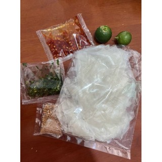 Bánh tráng hành xanh ớt đỏ