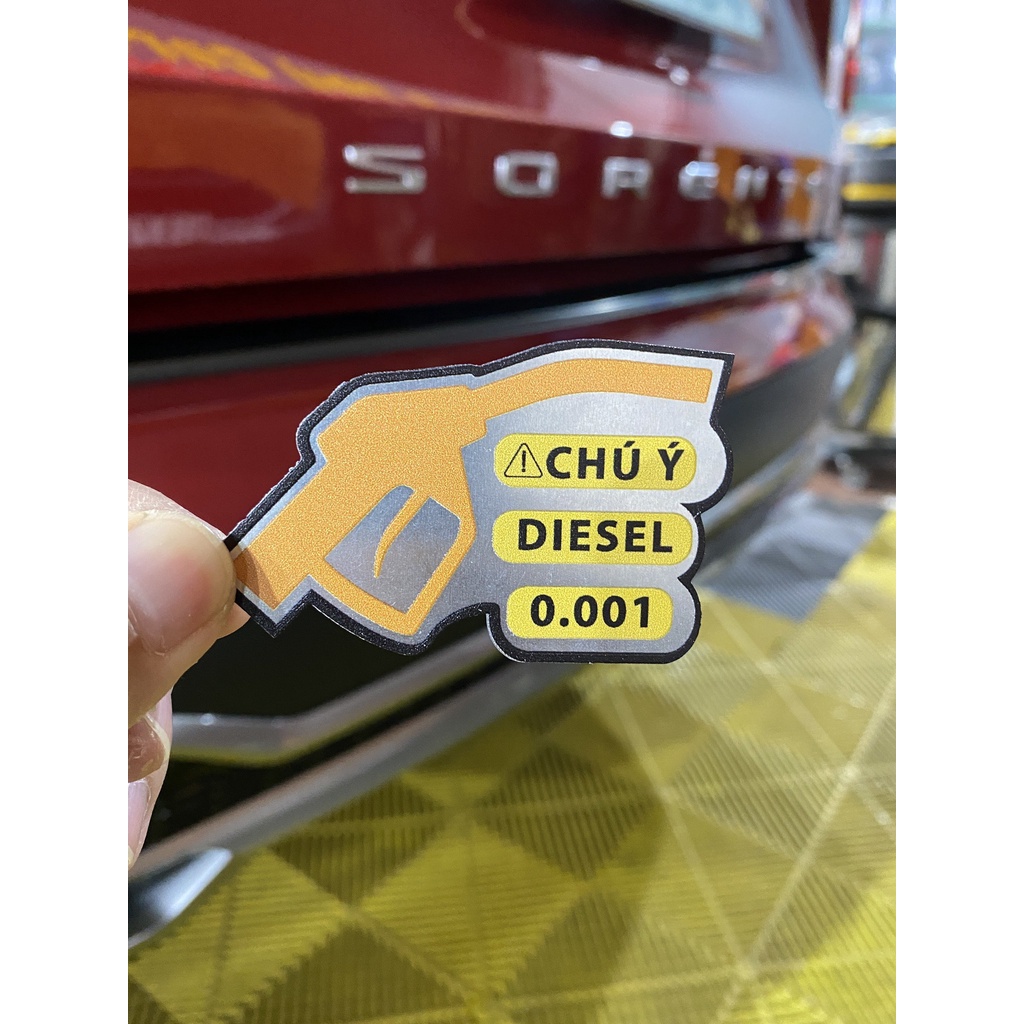 Sticker decal tem nhôm dán nắp bình xăng, cảnh báo đổ xăng A95, đổ dầu diesel trang trí xe ô tô | BigBuy360 - bigbuy360.vn