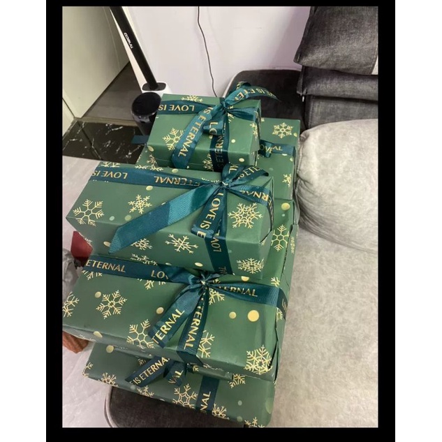 Giấy bọc quà hoạ tiết noel