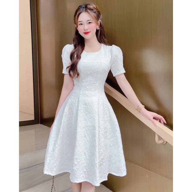 Đầm Nữ trắng sang trọng dự tiệc chất vải gấm thích hợp dự tiệc, đi chơi