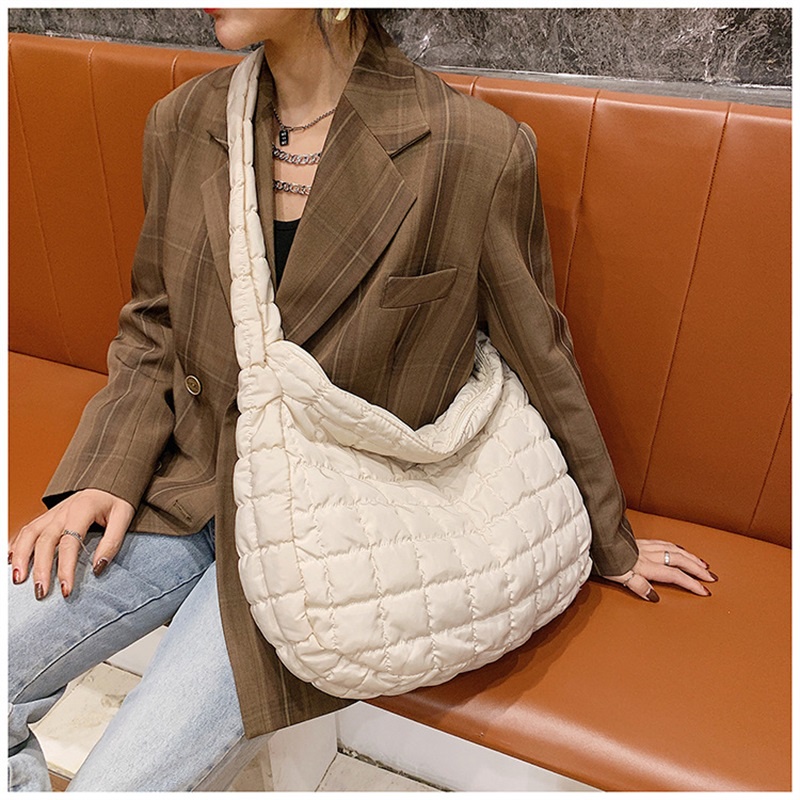 Có thể bán buôn Túi đeo vai dung tích lớn Phong cách  đơn giản nhẹ nhàng thiết kế xếp ly Messenger để sử dụng hàng ngày Đi du lịch mua sắm Ilikebag Hàng giao ngay