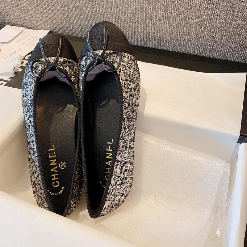 Giày Búp Bê Mũi Vuông 1.5cm Màu Sắc Tương Phản Nhẹ Nhàng Thoải Mái Chống Mài Mòn Thích Hợp Cho Nàng Tiên