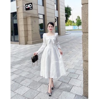 Váy xốp gấm trắng cổ vuông