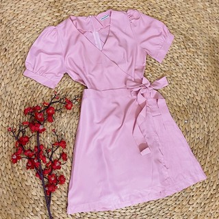 Đầm hồng cổ V đắp tà (kèm hình thật)