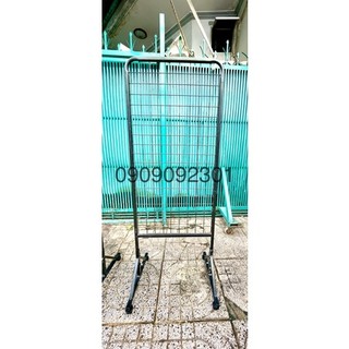 Kệ lưới có chân đứng tặng kèm 10cây móc