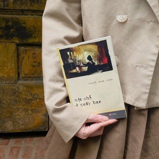 Sách - Một Chỗ Ở Quầy Bar