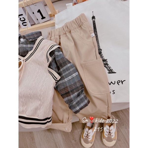 Set áo sơ mi sọc caro kèm áo jeans ghile và quần dài kaki cho bé trai