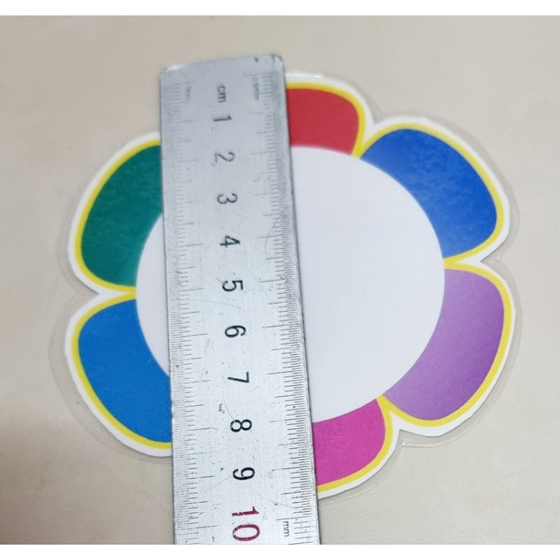 Sét 10 Hoa in màu éplatic 9-10cm viết số, dấu...sẵn nam châm lá.