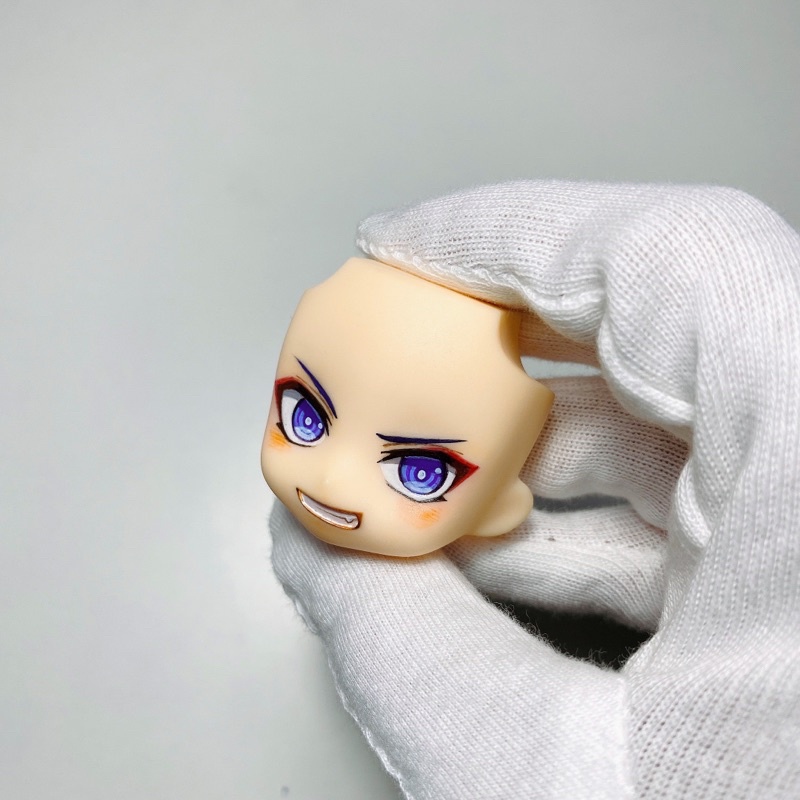 Mặt Scaramouche nét thiếu niên