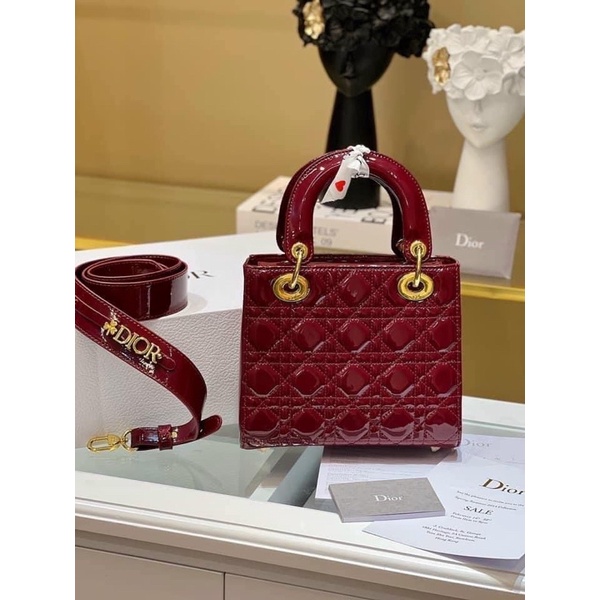 Túi lady quai xách da bóng khoá vàng