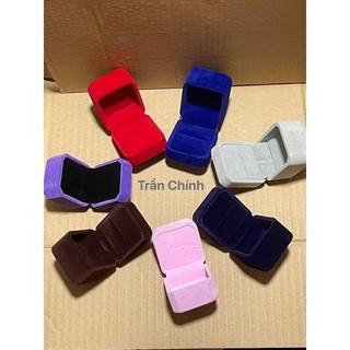 Hộp nhung đựng nhẫn và bông tai 5cm x 5cm x 4cm, shop có bán sỉ hộp