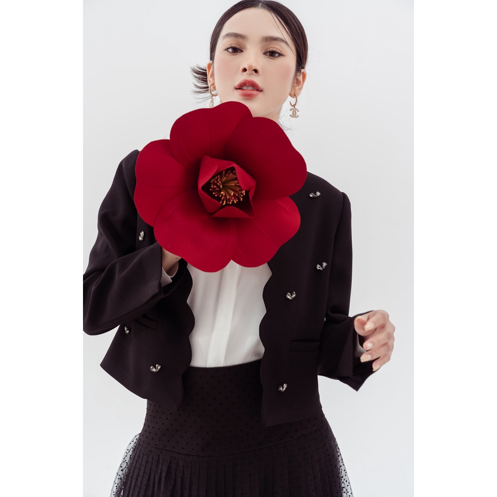 madebyChloé - Áo khoác viền tròn vỏ sò đính đá nổi JENNY JACKET | BigBuy360 - bigbuy360.vn