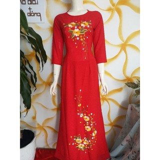 Áo dài đỏ thêu hoa cổ tròn