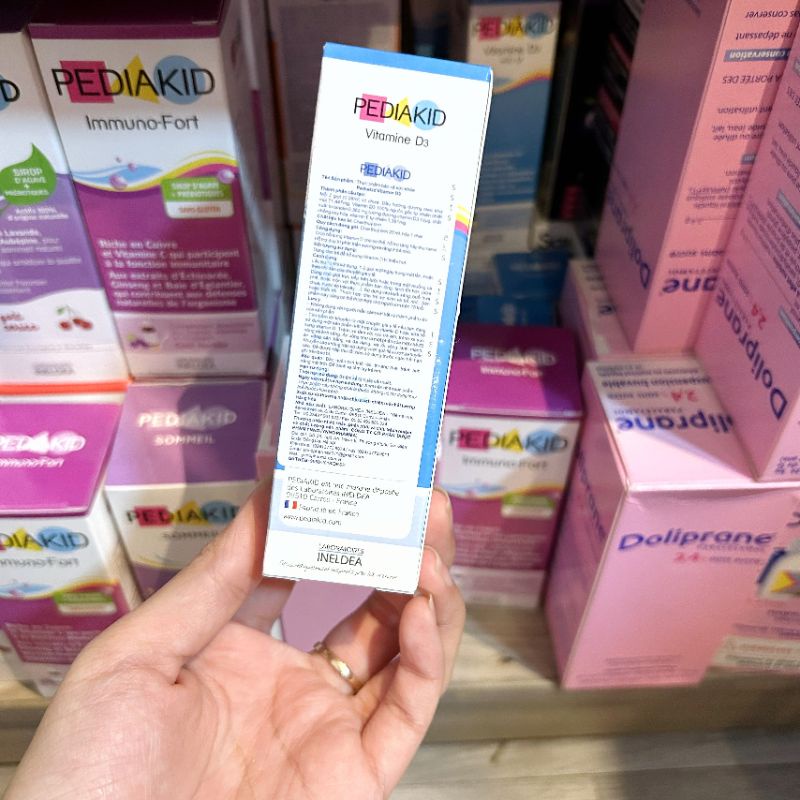 Vitamin D3 cho bé từ sơ sinh PediaKid 400IU lọ 20ml date 2/2024