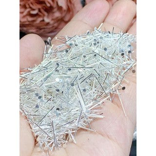 Cham đinh bạc xỏ đá