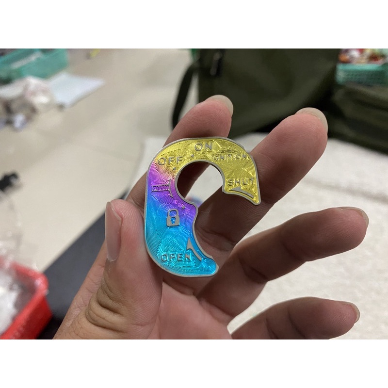 Sticker logo titan siêu rẻ đẹp