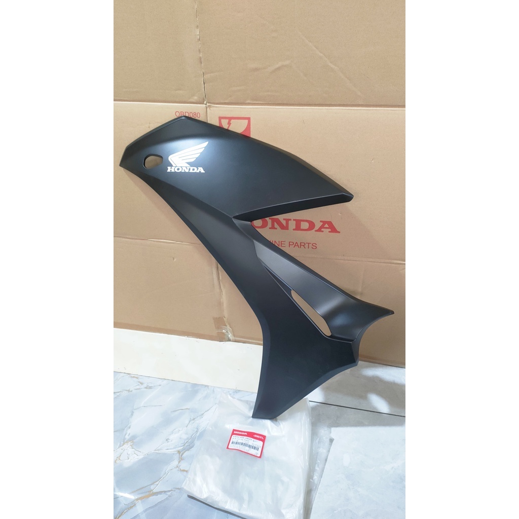 Cánh yếm bên trái - bửng yếm HONDA WINNER X năm 2019-2020 màu Đen nhám. *NHA76*