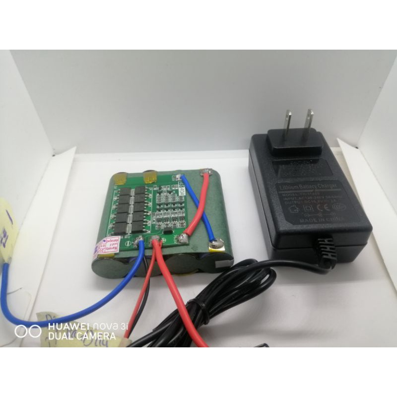 Khối pin 4S1P 14,4/16,8V kèm adapter sạc