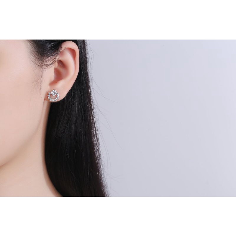 Hoa tai mạ bạc đính đá thời trang.