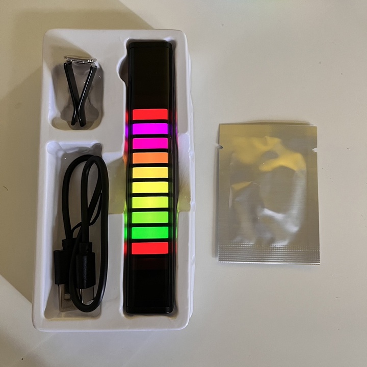 Đèn Led F1 cảm biến âm thanh Khuếch Tán Tinh Dầu Trang Trí Nội Thất - gắn Xe Hơi - T0338