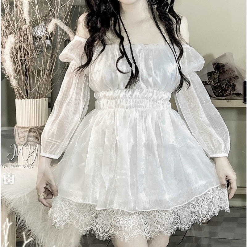 Áo trễ vai tay phồng phối ren chất gân tơ óng ánh sanh chảnh