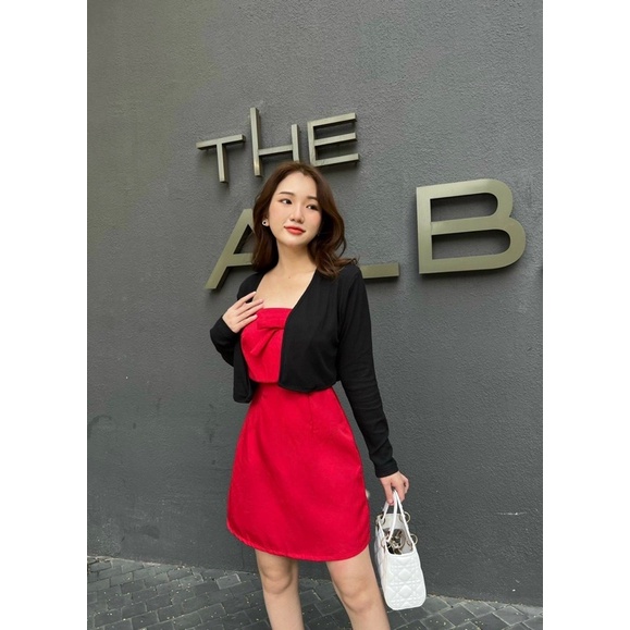 SET ĐẦM ỐNG ĐỎ ĐÍNH NƠ NGỰC KÈM KHOÁC CROP ĐEN