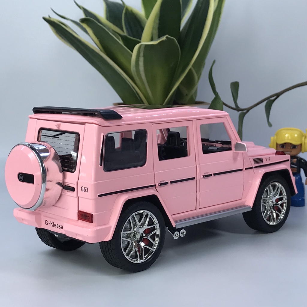 Mô hình xe ô tô Mercedes Benz G63 tỷ lệ 1:24
